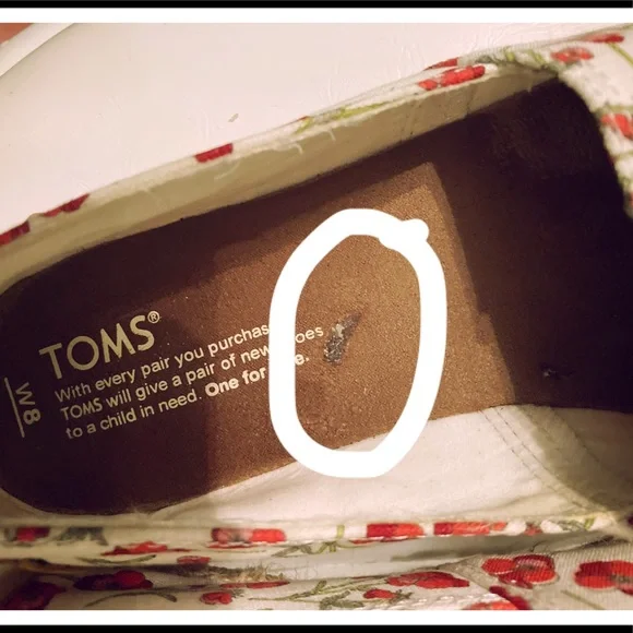 Toms - Picture 6 of 6